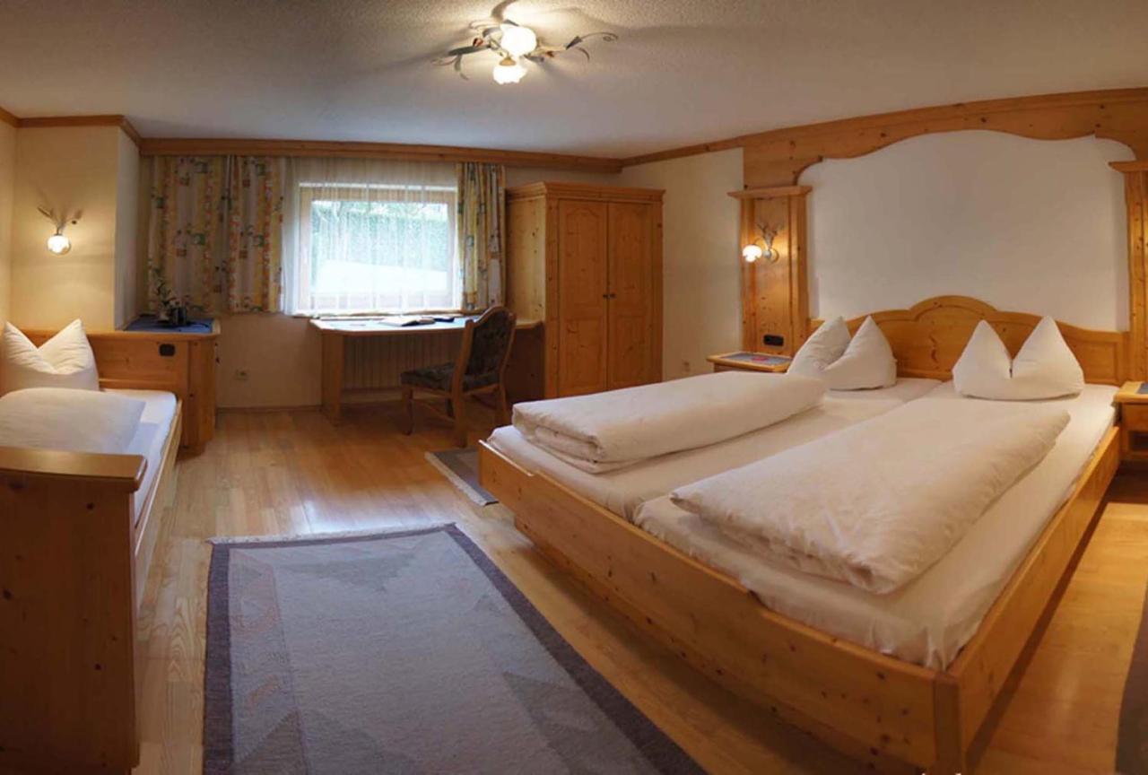 Gaestehaus Alpina Maurach  Szoba fotó